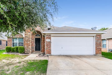 623 Soledad Rd Arlington, TX 76002